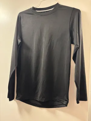 Black long sleeve Size L thumbnail 3
