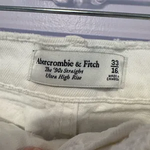 Abercrombie and Fitch 90s‎ Straight high rise LONG white jeans thumbnail 2