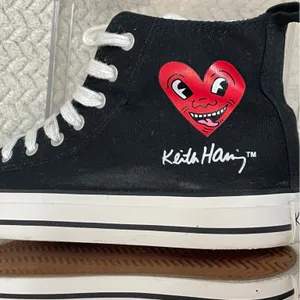 Keith Haring Heart Logo Black High‎ Tops Lace Up Sneakers Womens size 5 thumbnail 6