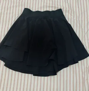 Lululemon Tennis Black Skirt thumbnail 1