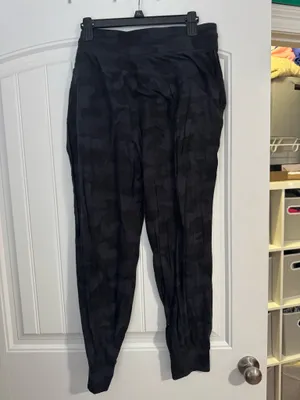 Lululemon Joggers thumbnail 2