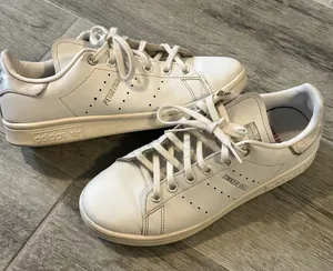 Adidas Stan Smith Peter Pan TinkerBell Disney Women’s Size 5 Shoes White Leather thumbnail 1