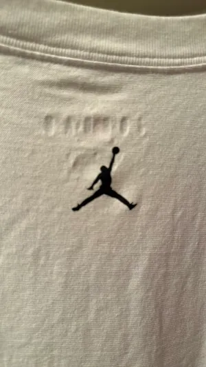 Air Jordan White Graphic Tee Large thumbnail 8