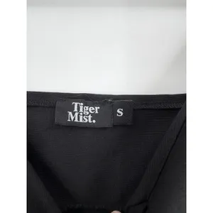 Tiger Mist Camisole Top Womens Size S Black Twist Front‎ Handkerchief Hem Edgy thumbnail 4
