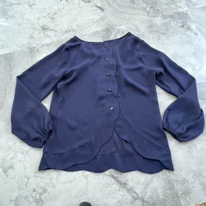 Charming Charlie Blue Top Size Small S Button Back‎ Scalloped Blouse thumbnail 2