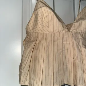 ZARA Spaghetti Strap Pleated Crop Top XS Light Brown NWT thumbnail 2