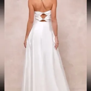 Lulu's Strapless White Wedding Gown thumbnail 2
