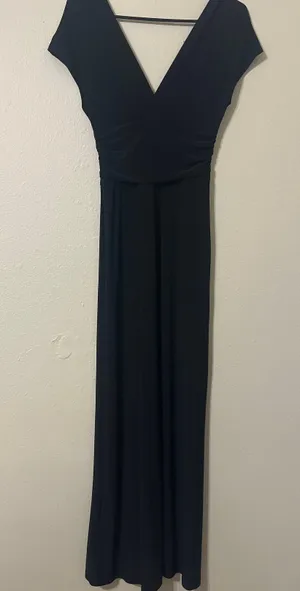 Flattering Long Black Dress Size M thumbnail 7