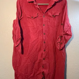 Over the Horizon Red Jean Jacket Button-Up Collared V Neck Pocketed SZ XL Top thumbnail 1