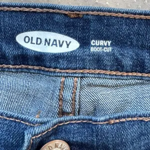 Old Navy Women’s Boot Cut Jeans Sz 10 Short thumbnail 6
