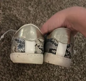 Sneakers thumbnail 4