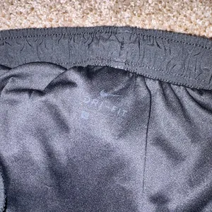 Nike Women's black running shorts large thumbnail 2