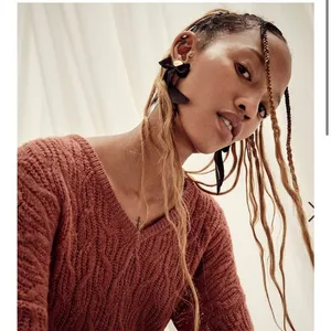 Madewell Alna V-Neck Sweater thumbnail 5