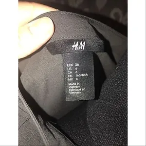 ✨H&M Dark Gray Sleeveless Blouse✨ thumbnail 6
