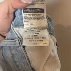 Denizen for Levi’s Women’s Mid-Rise Boyfriend Light Wash Distressed Jeans Sz 18 thumbnail 13
