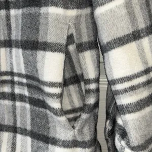 Thread & Supply Womens Gray Button Down‎ Plaid Shacket Size Med Flannel Fall thumbnail 6