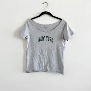 Brandy Melville Tshirt thumbnail 2