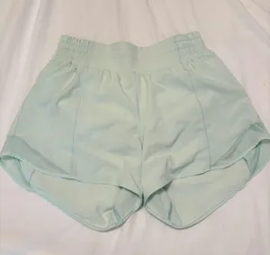 Lululemon Hot Hot Shorts thumbnail 2