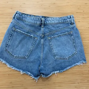 Zara Blue‎ Distressed Jean Shorts thumbnail 3