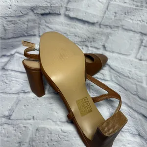 Journee Collection Tan Slingback Heels thumbnail 3