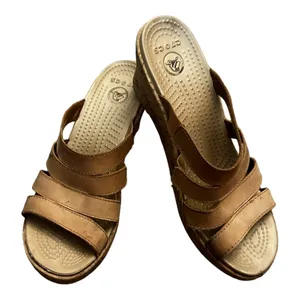 Crocs‎ Wedge Heels thumbnail 1