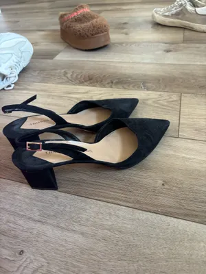 Tamara Mellon Suede Ankle Strap Heels Black Size 6.5 thumbnail 2