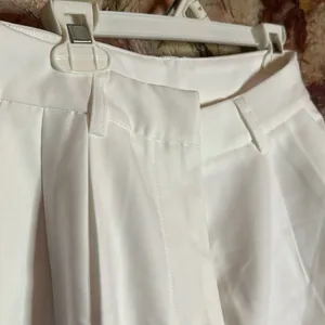 Commense Solid Wide Leg Pants Without Belt size small White thumbnail 4