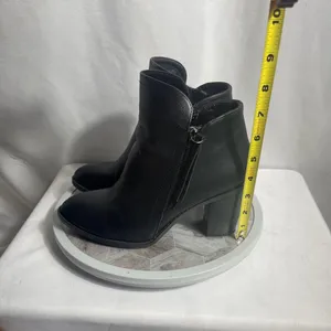 Buffy Black Ankle Booties Womens 8.5 Chunky Heel Side Zip Faux Leather thumbnail 8