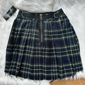 Pleated plaid skirt, brand new thumbnail 4