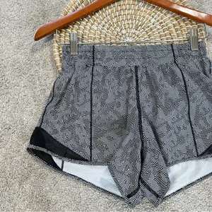 Lululemon Women’s Hotty Hot Shorts Pull On 4” Lined in Seawheeze Size 6 thumbnail 2