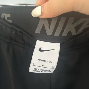 Nike joggers thumbnail 2