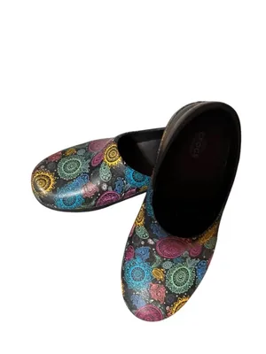 Crocs Neria Pro II Graphic Clogs non slip Mandala Paisley cottagecore kitchen thumbnail 3