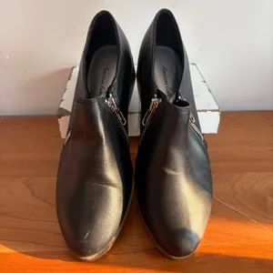 American Eagle Womens Black Side Zip Ankle Booties Low Stacked Heel 6.5 160852‎ thumbnail 3