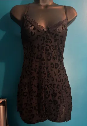 Black Leopard-Print Satin Chemise with Lace Accents thumbnail 1