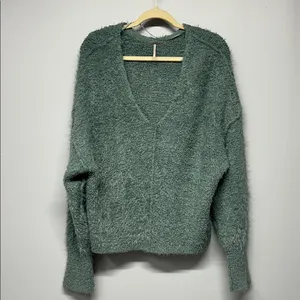 Free People Icing V Pullover Sweater L Green Fuzzy Oversized V Neck Boho thumbnail 3