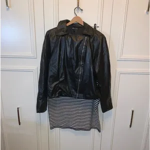 SHEIN faux leather black bomber‎ jacket & Old Navy black striped skirt XL thumbnail 3