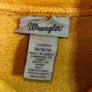 Wrangler women’s fleese sweatshirt mediums, golden color thumbnail 3