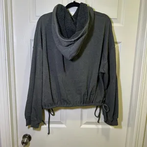 American Eagle Hooded Sweatshirt Sz XXL Cropped Drawstring Hem Gray Sherpa Hood thumbnail 5