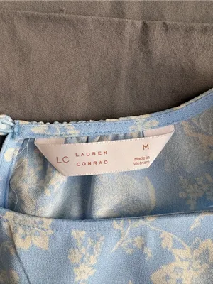 LC Lauren Conrad Light Blue Floral Short Sleeve Blouse thumbnail 5