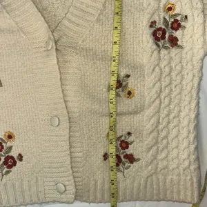 Forever 21‎ Cardigan Women Sz S Ivory Floral Embroidery Y2K Inspired Grannycore thumbnail 5