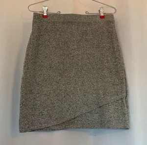 Abercrombie & Fitch Grey skirt thumbnail 2