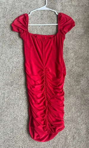 Lucy in the Sky Ruched Bodycon Dress in Red thumbnail 4