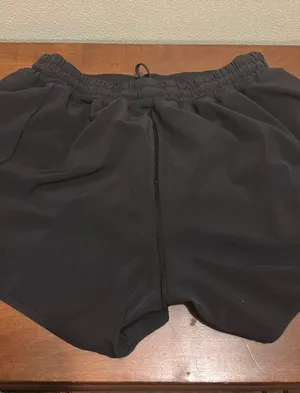 Lululemon Hotty Hot Short 2.5” thumbnail 1