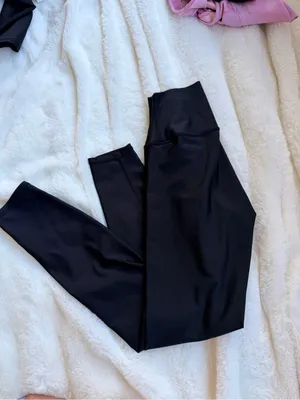 ALO Yoga Black High-Rise Leggings with Subtle Logo thumbnail 2