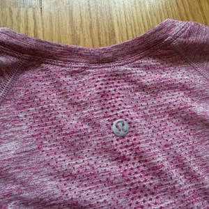 Lululemon Swiftly Relaxed-Fit Long Sleeve Shirt Size 10 thumbnail 6
