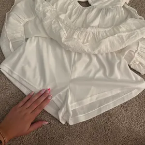 Isla strapless dress White thumbnail 3