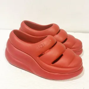 UGG Women's Size 7‎ Sport Yeah Clog Samba Red Platform thumbnail 3