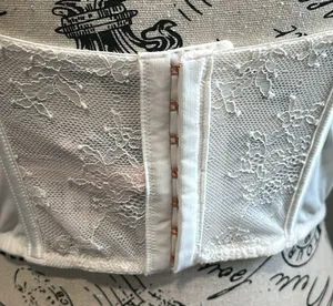 Victoria’s Secret Unlined Lace-Up Corset thumbnail 6