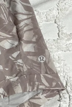 Lululemon Shorts Spring Break Away thumbnail 6