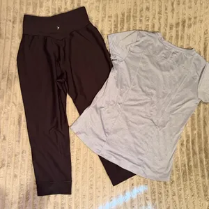 Old Navy Active Powersoft Joggers and Blue Short Sleeve Athletic Top Set M thumbnail 6